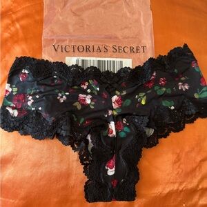 Victoria's Secret’s flowery Lacey bow accents panty sexy feminine NWT Size S